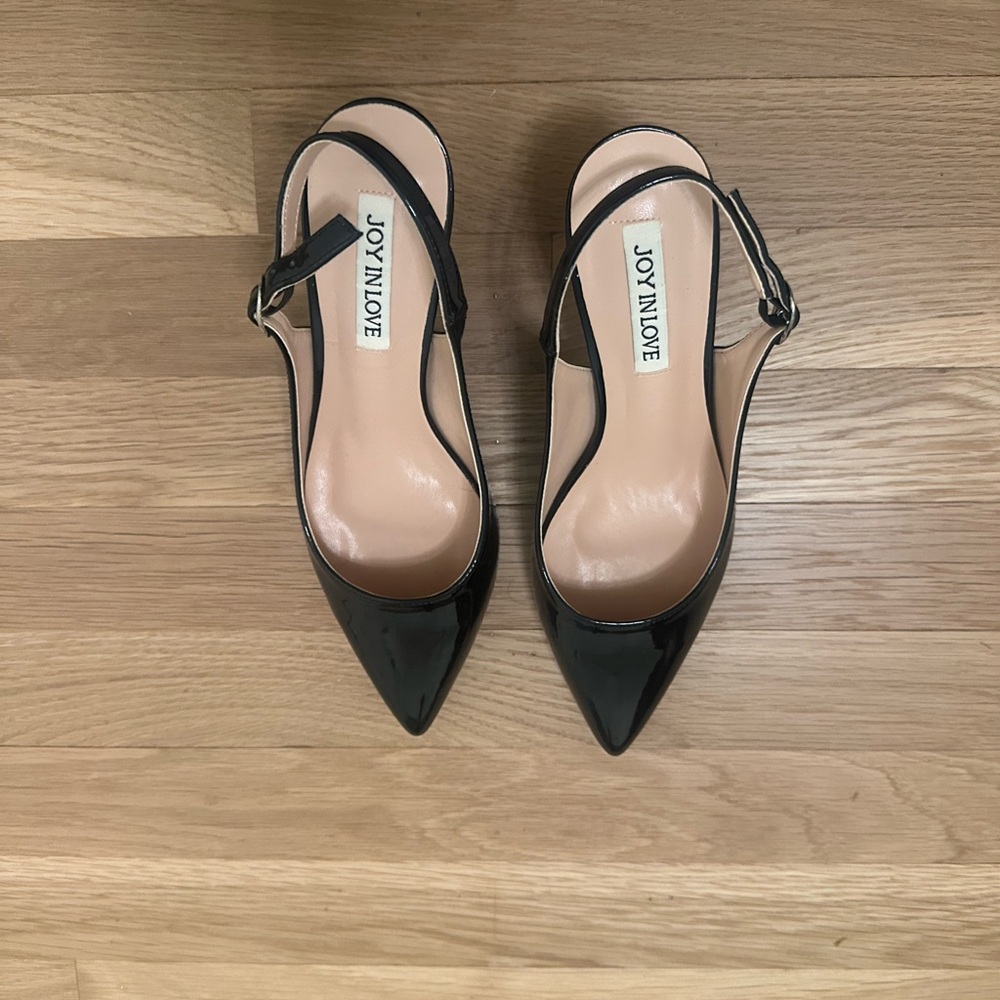 Kelly & Katie Black Leather Kitten Heels